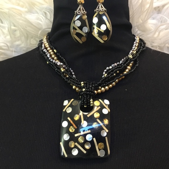 Vintage Black, MOP and Gold glass Beaded Necklace and Earring Set - Picture 2 of 10